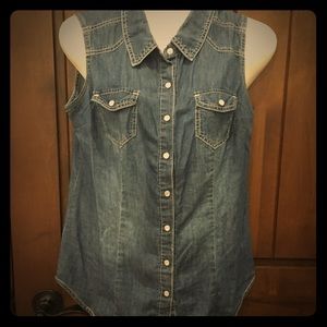 Denim chambray sleeveless top vest medium